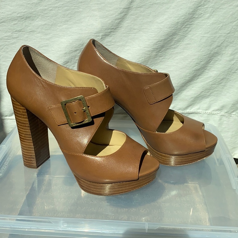 Michael Kors leather stacked heel platform size 7